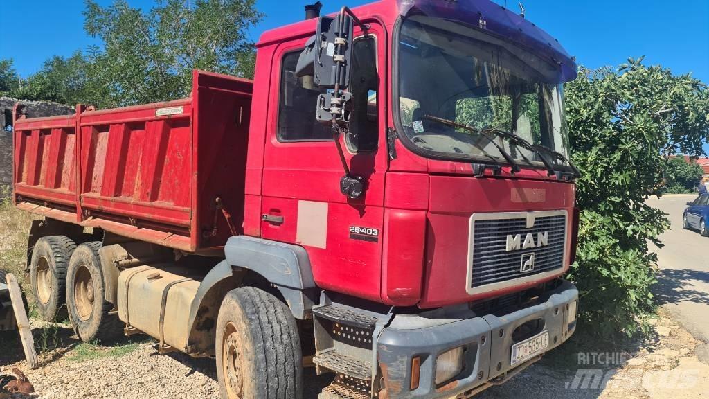 MAN 26.403 Lastbiler med tip