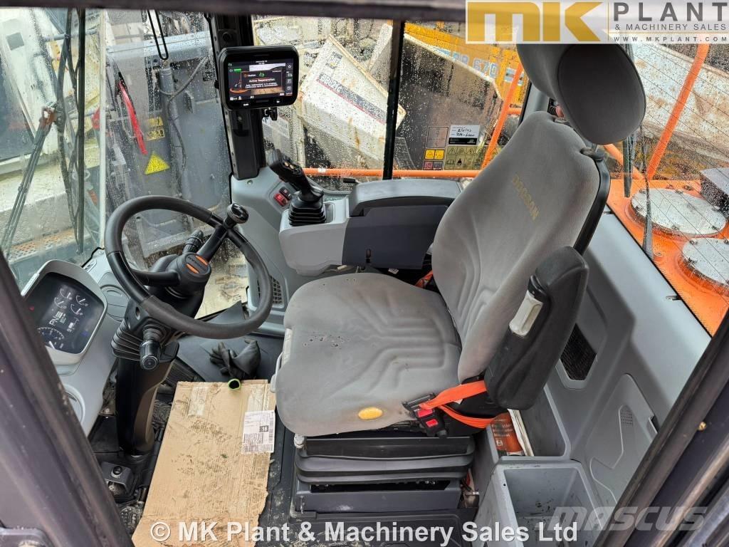Doosan DL 320-7 Læssemaskiner på hjul