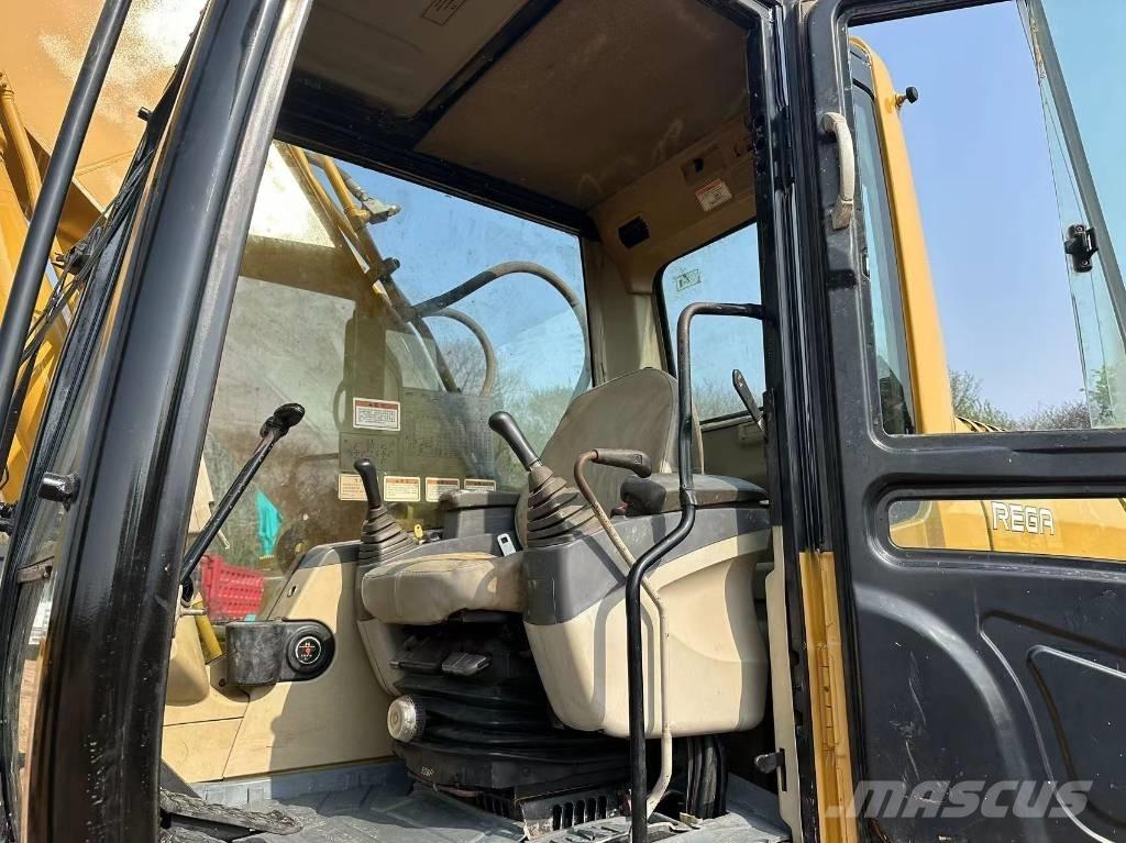 CAT 325CL Gravemaskiner på larvebånd