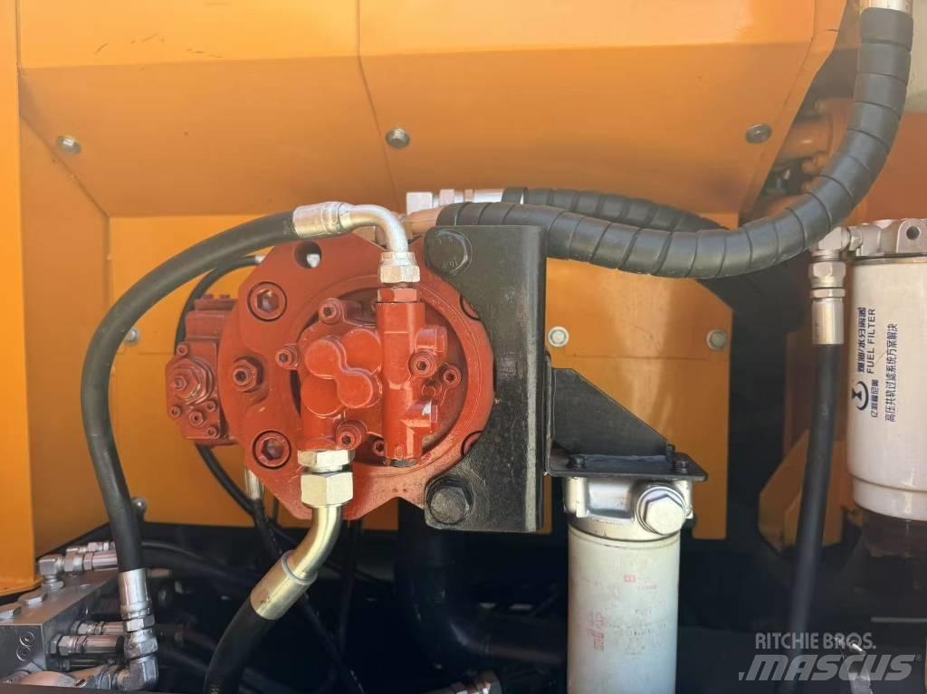 Hyundai R220LC-9S Gravemaskiner på larvebånd