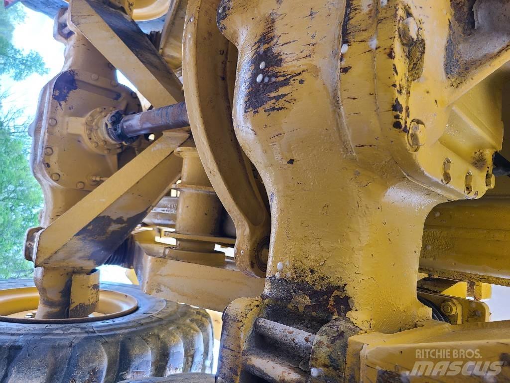 CAT 725 Terrængående lastbiler