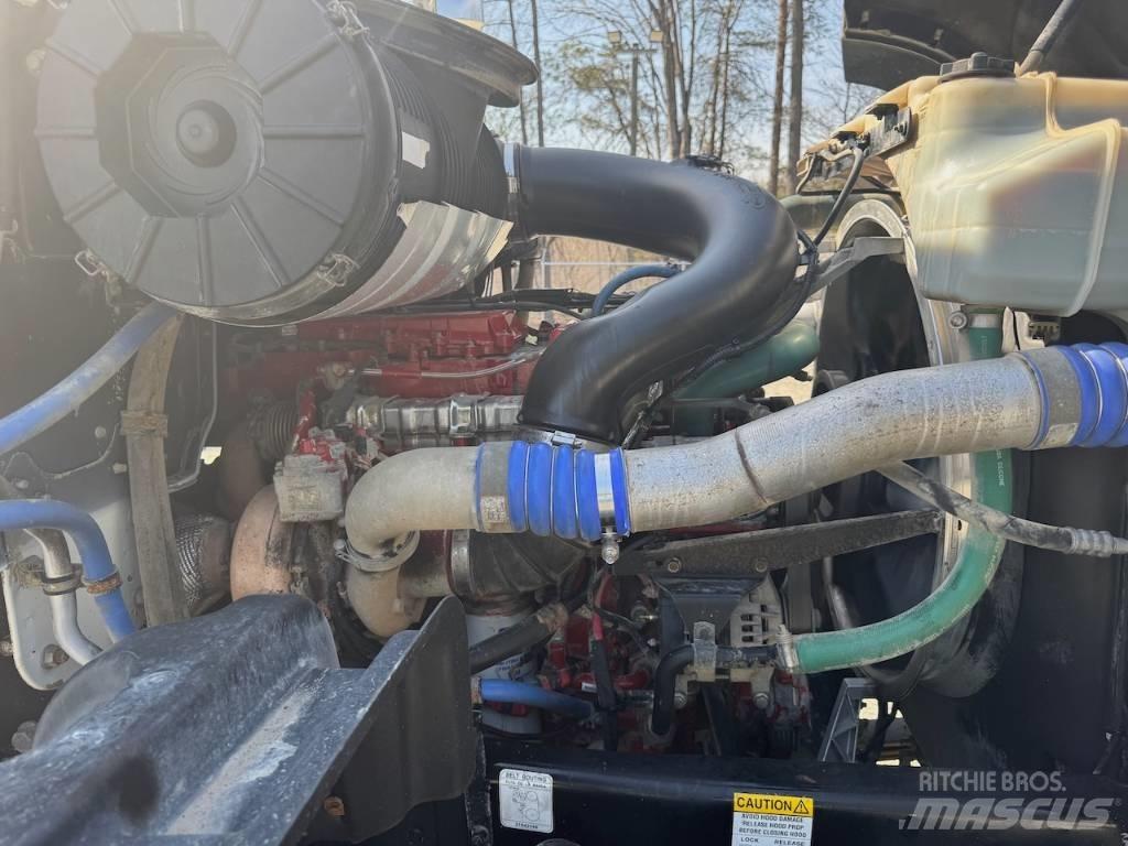 Mack GU433 Lastbiler med tip