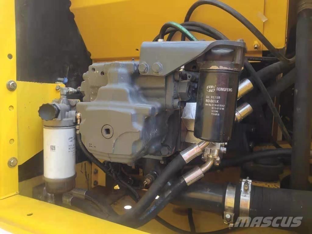 Komatsu 220-8 Gravemaskiner på larvebånd