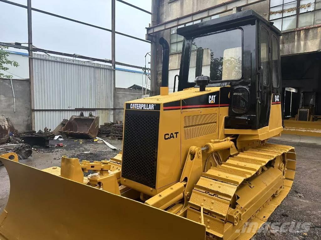 CAT D 4 C Bulldozer på larvebånd