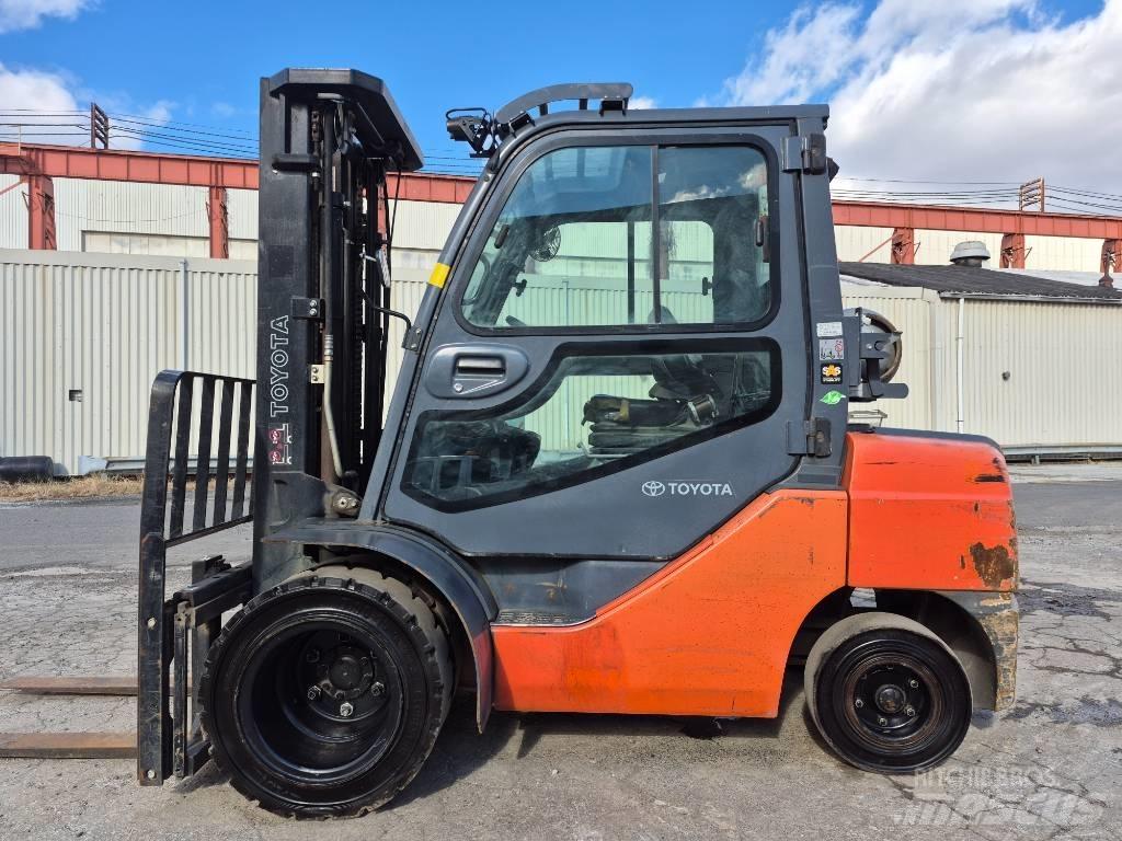 Toyota 8 FGU 30 Gaffeltrucks - andre