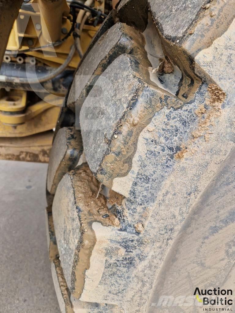 CAT 735C Terrængående lastbiler