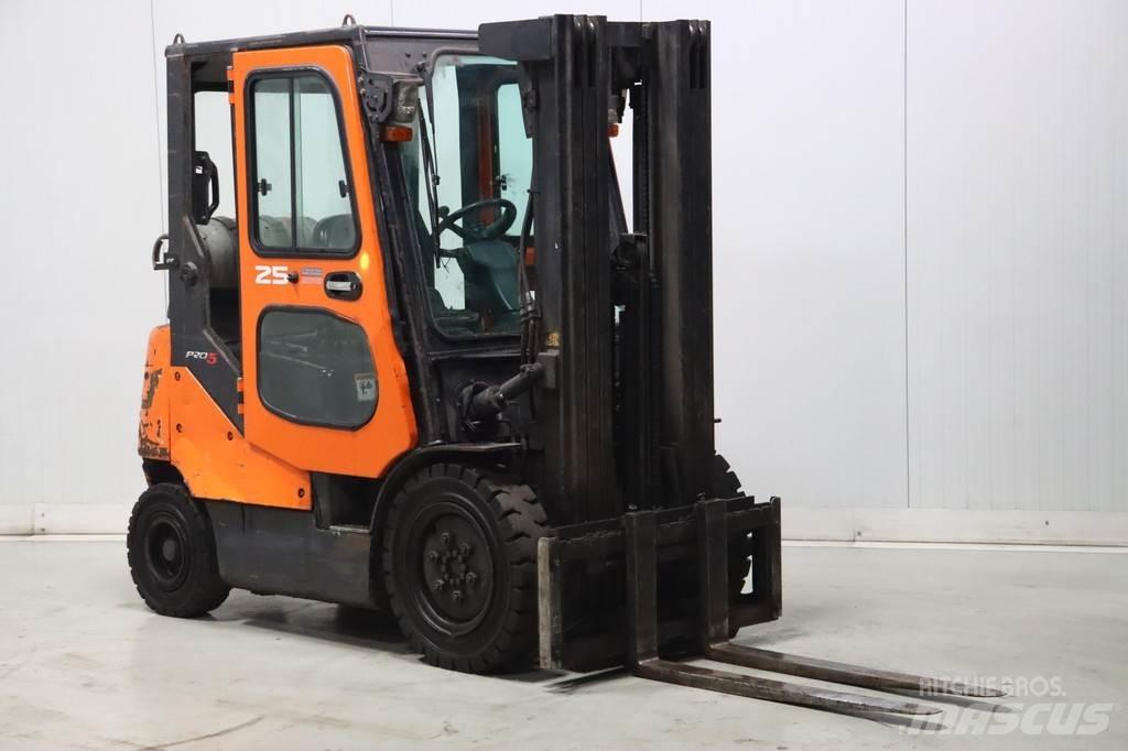 Doosan G25E-5 LPG gaffeltrucks