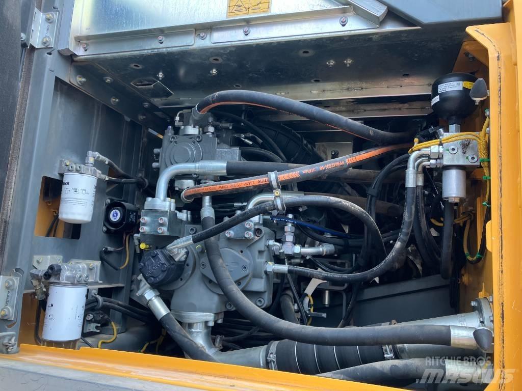 Liebherr R 945 Gravemaskiner på larvebånd