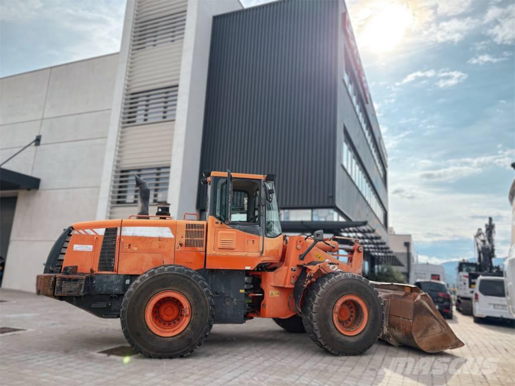 Doosan DL 300 Læssemaskiner på hjul