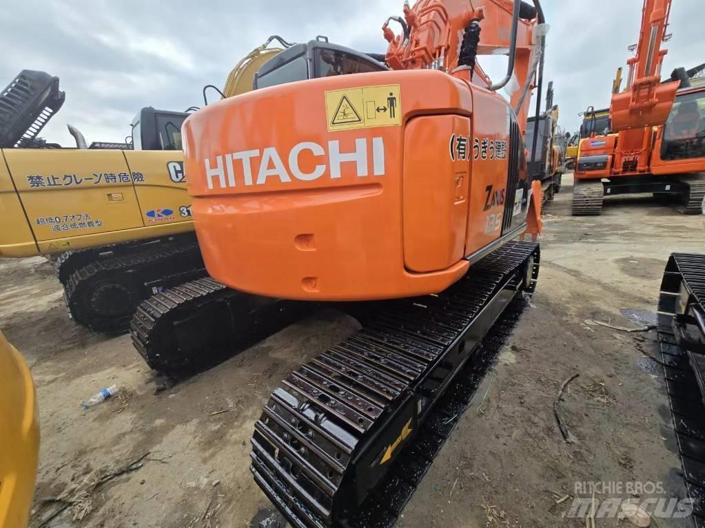 Hitachi ZX 135 US Gravemaskiner på larvebånd