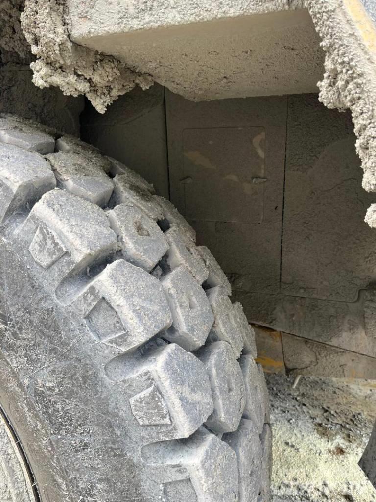 CAT 771D Knækstyrede dumpere