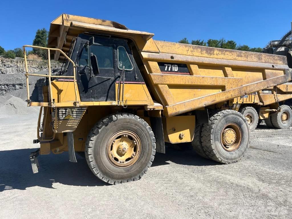 CAT 771D Knækstyrede dumpere