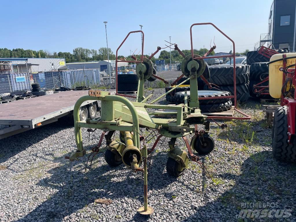 CLAAS W 600 River og høvendere