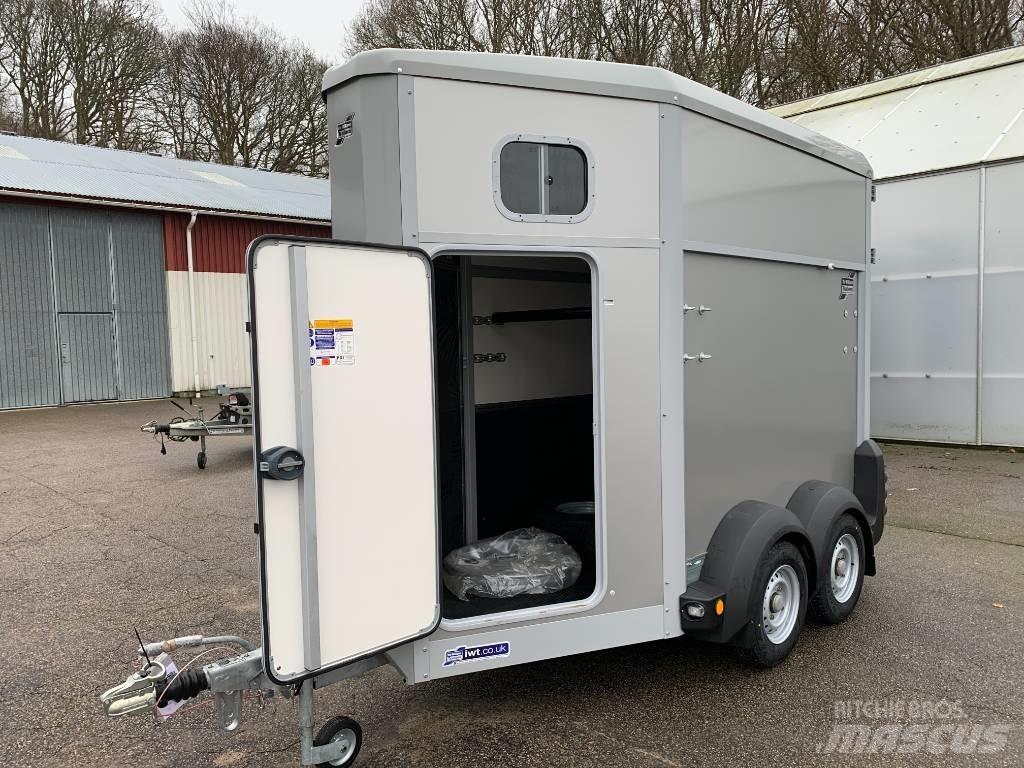 Ifor Williams HB403 Anhænger til dyretransport
