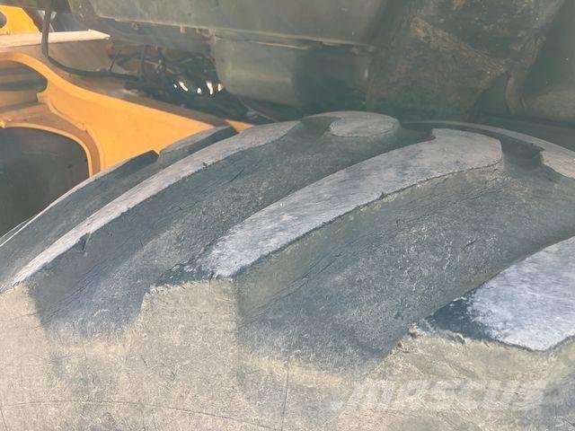 JCB 3CX AEC Rendegravere