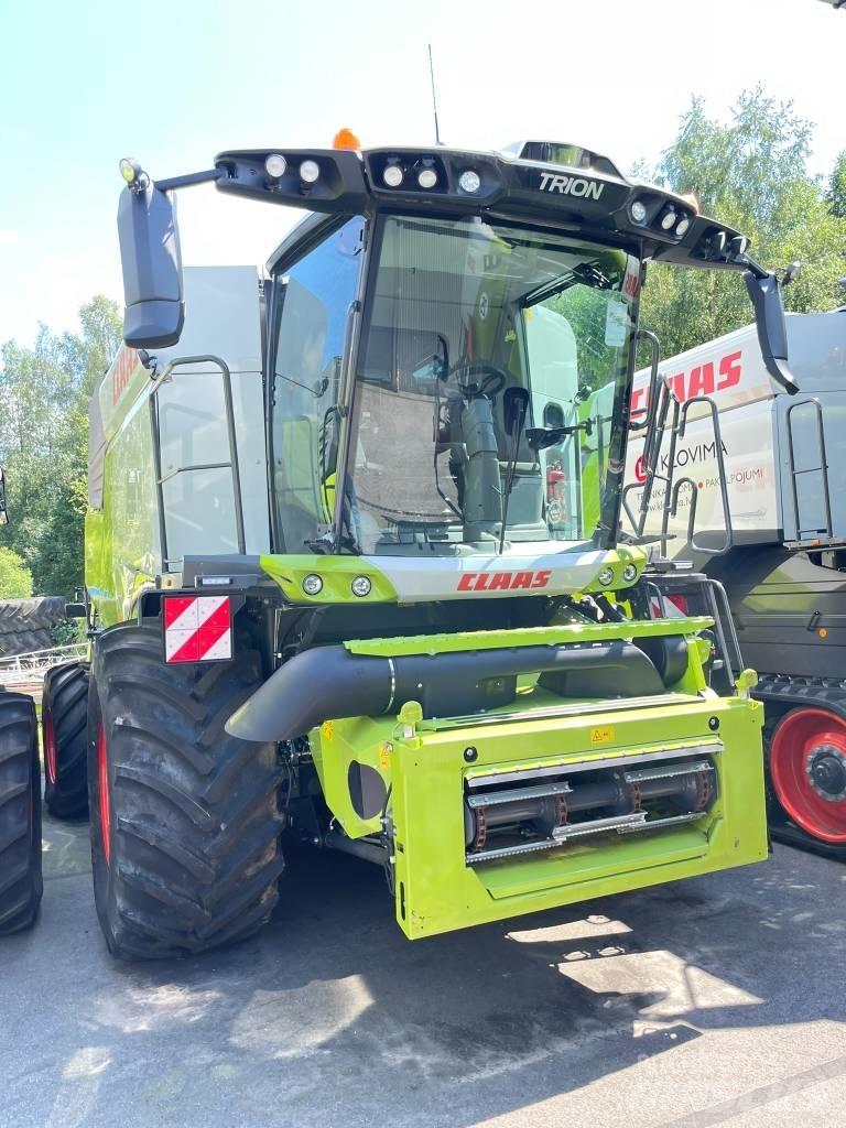 CLAAS TRION 750 Mejetærskere