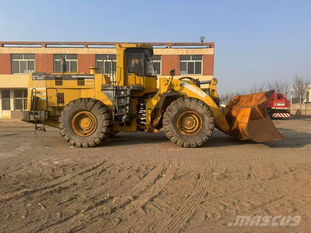 Komatsu WA 600-3 Læssemaskiner på hjul