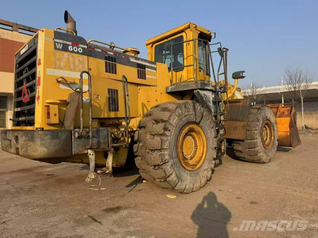 Komatsu WA 600-3 Læssemaskiner på hjul