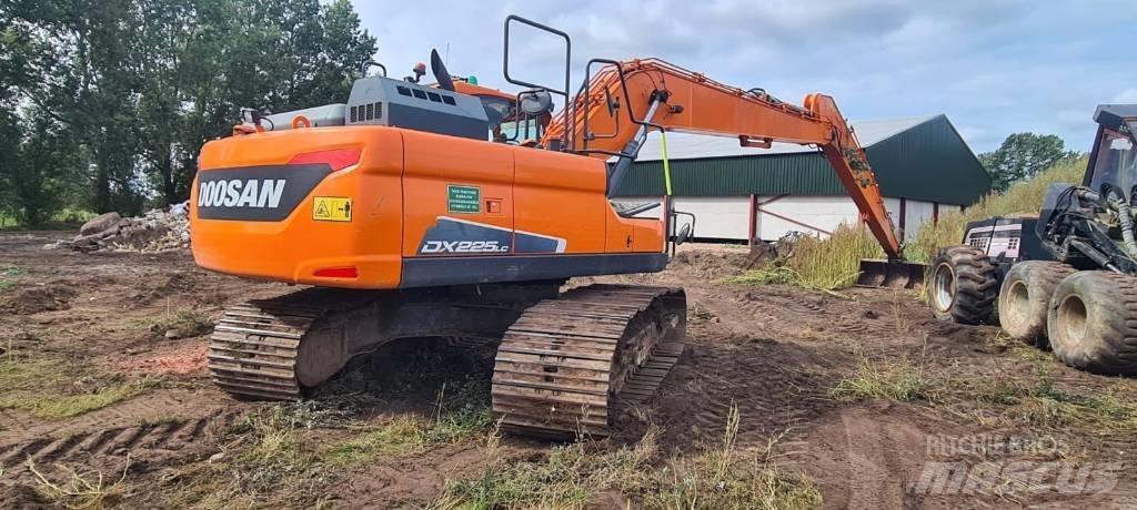 Doosan DX 225 LC-5 Gravemaskiner på larvebånd