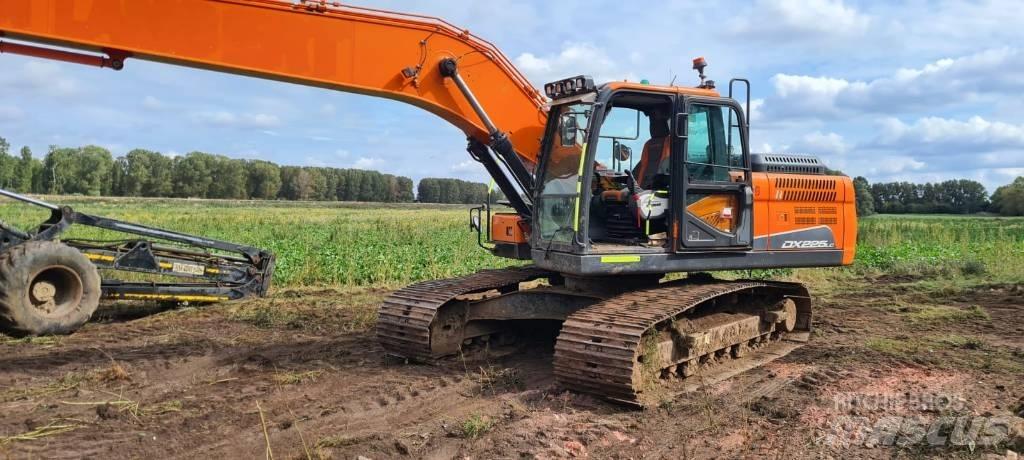 Doosan DX 225 LC-5 Gravemaskiner på larvebånd