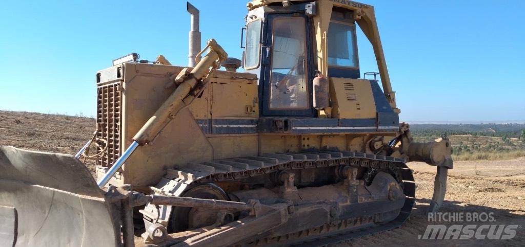 Komatsu D 85 E-21 Bulldozer på larvebånd