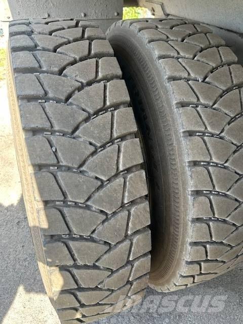 Mack GU813 Lastbiler med tip