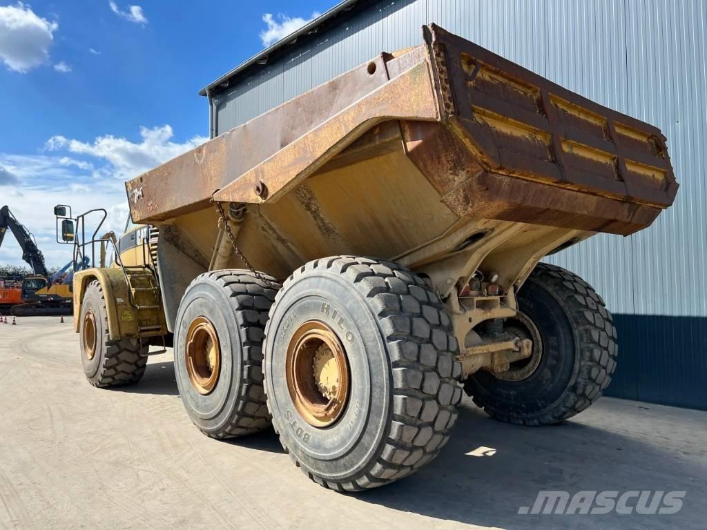 CAT 740 Terrængående lastbiler