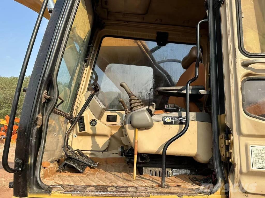 CAT 330 B Gravemaskiner på larvebånd