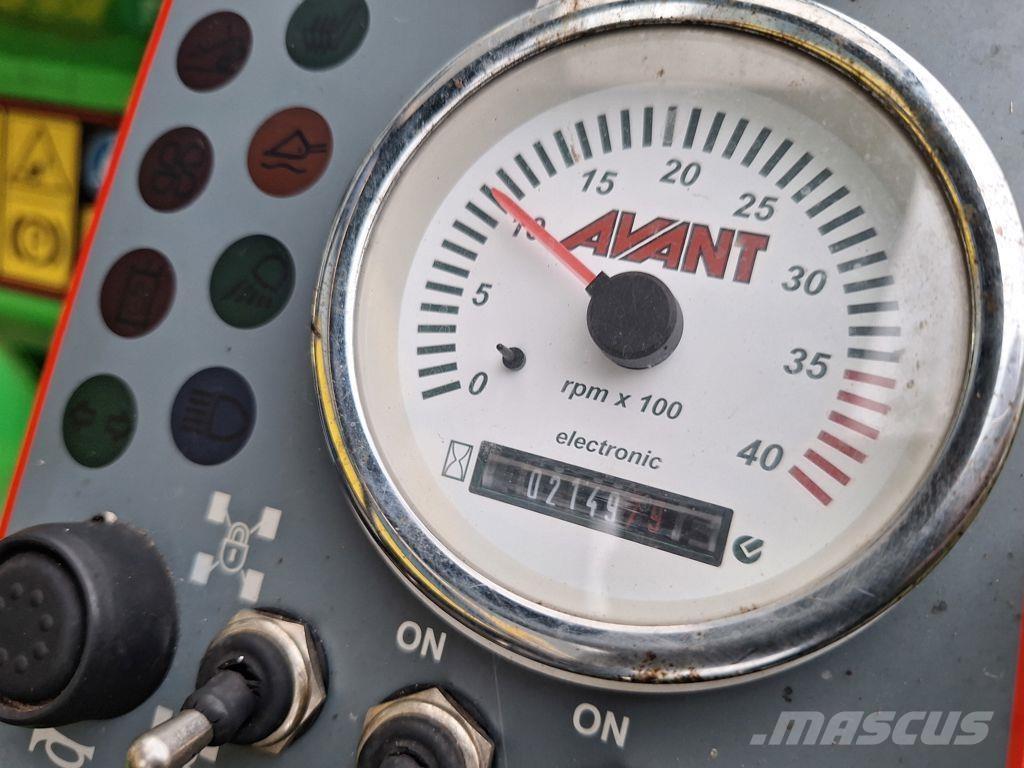 Avant 735 TDL Special gravemaskiner