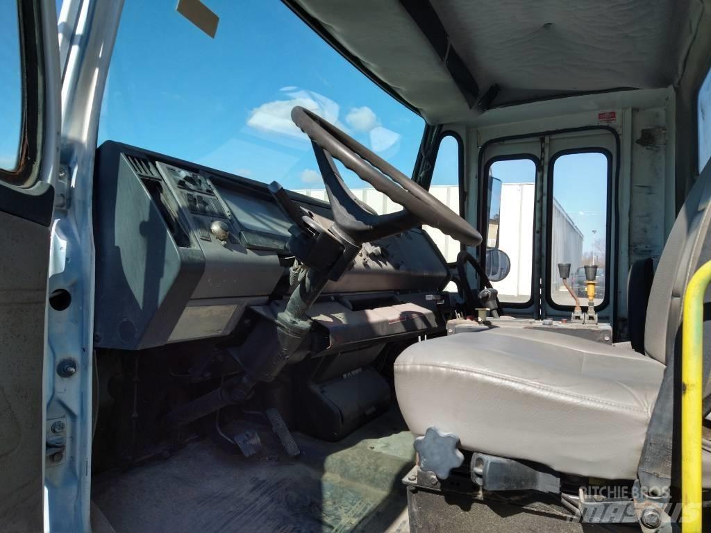 Freightliner FL80 Renovationslastbiler