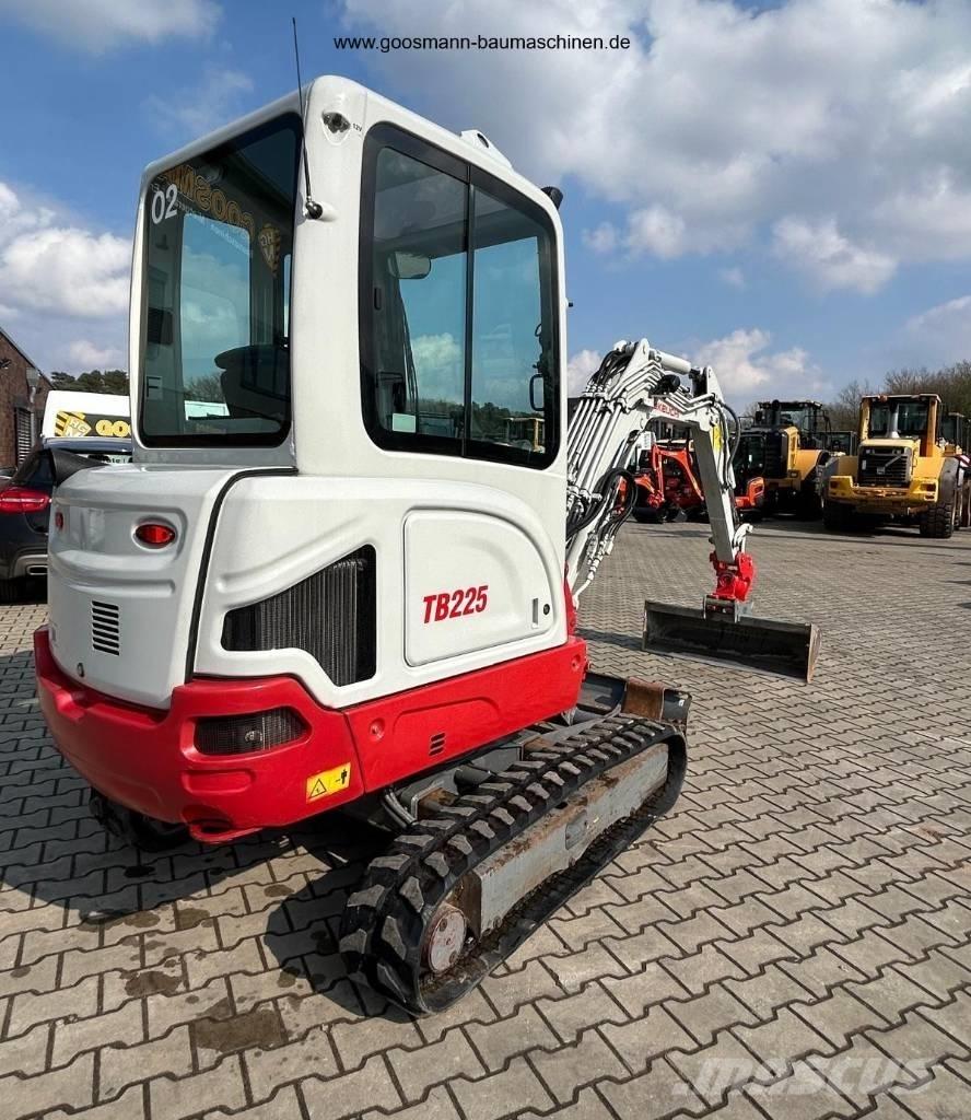 Takeuchi TB 225 Minigravemaskiner