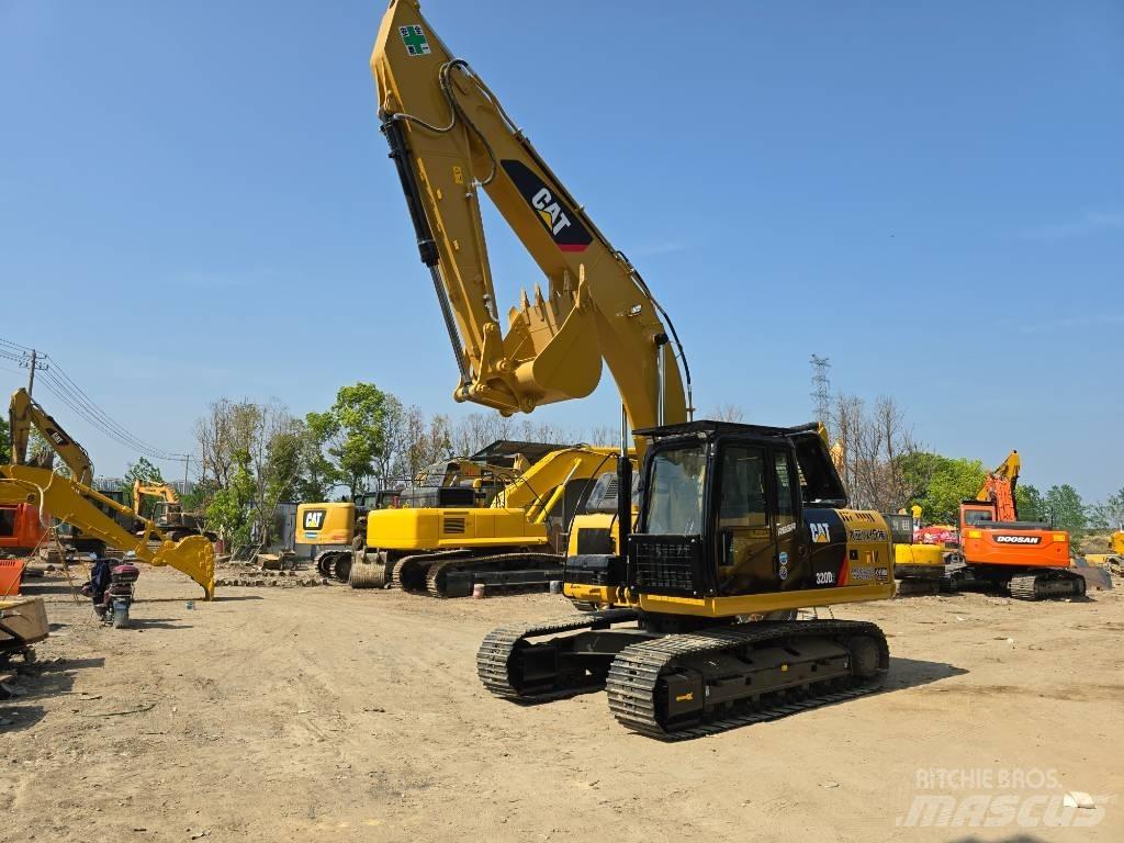 CAT 320D2 Gravemaskiner på larvebånd