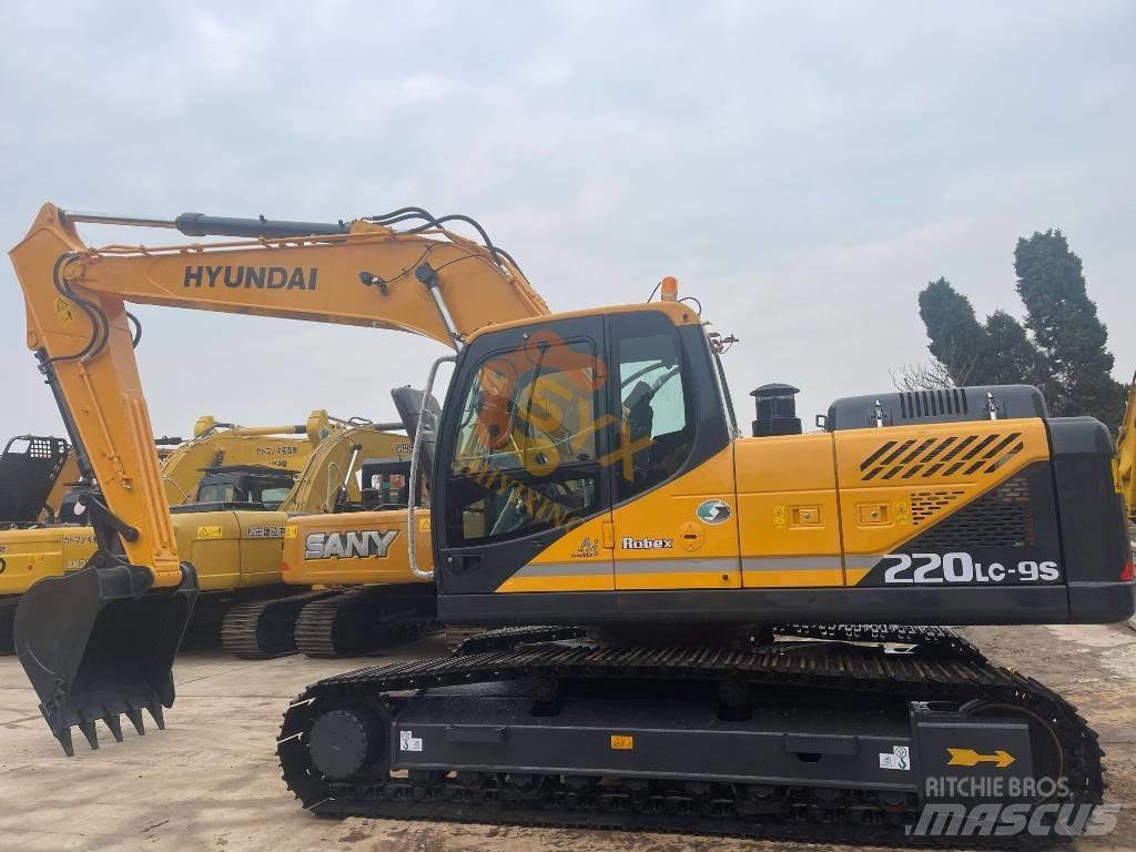 Hyundai Robex 220 Gravemaskiner på larvebånd