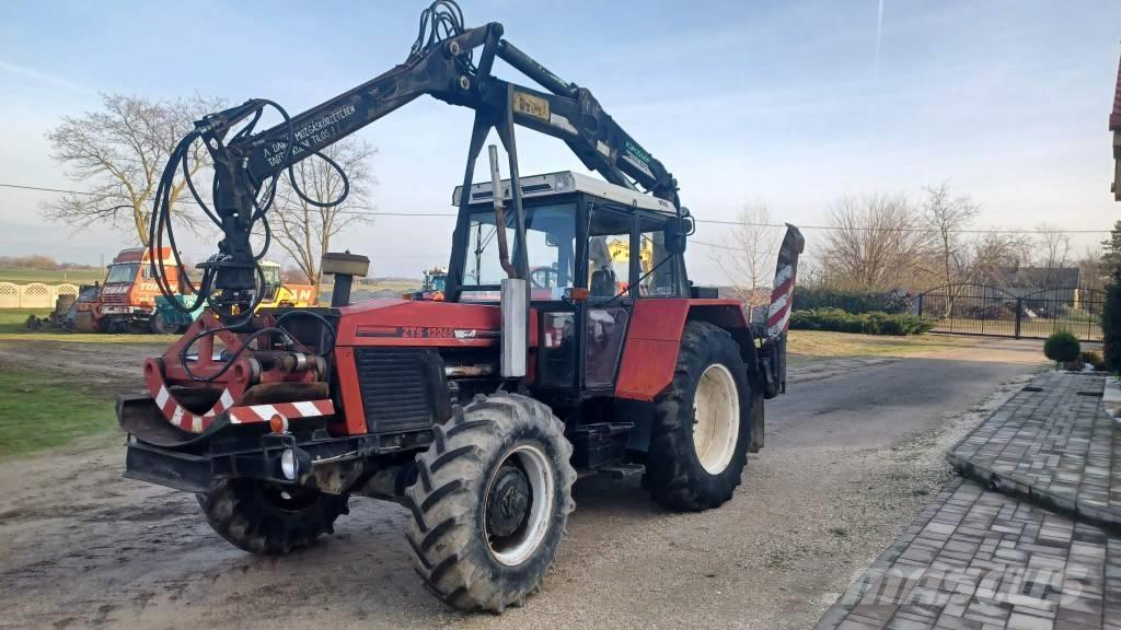 Zetor 12245 Skovbrugstraktorer