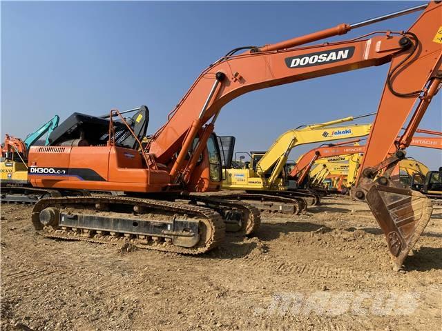 Doosan DH300 Gravemaskiner på larvebånd