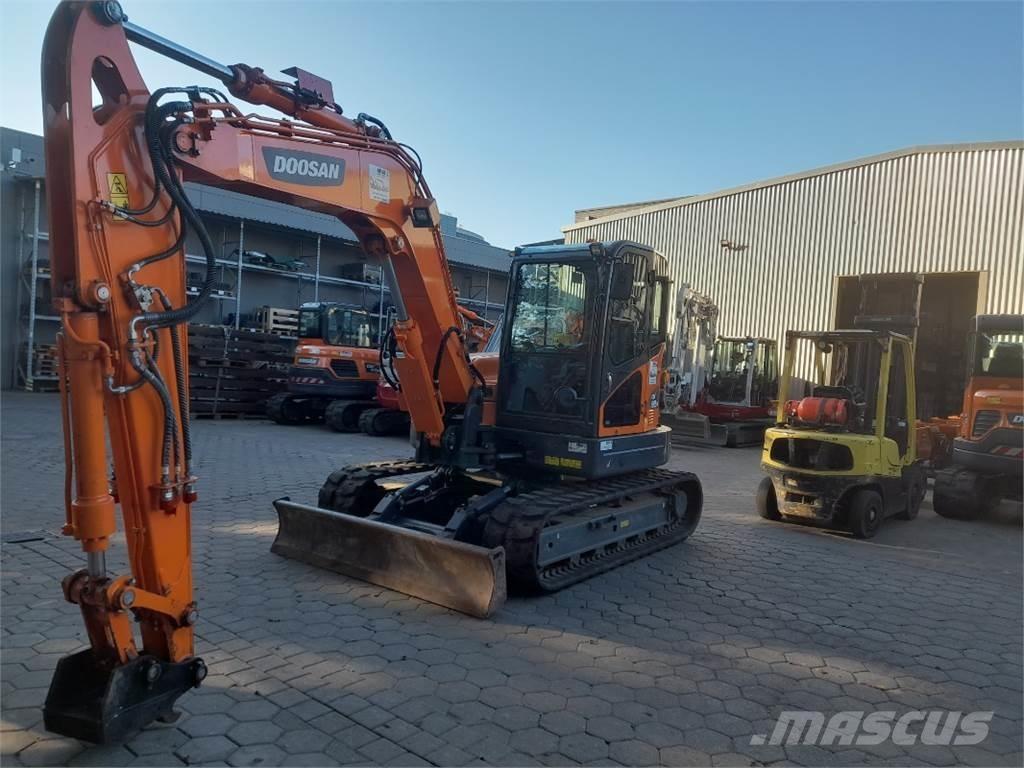 Doosan DX85R-3 Midi-gravemaskiner 7t - 12t
