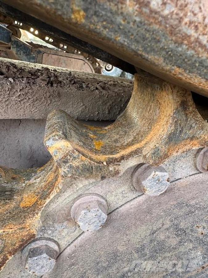 Hitachi ZX650LCH Gravemaskiner på larvebånd