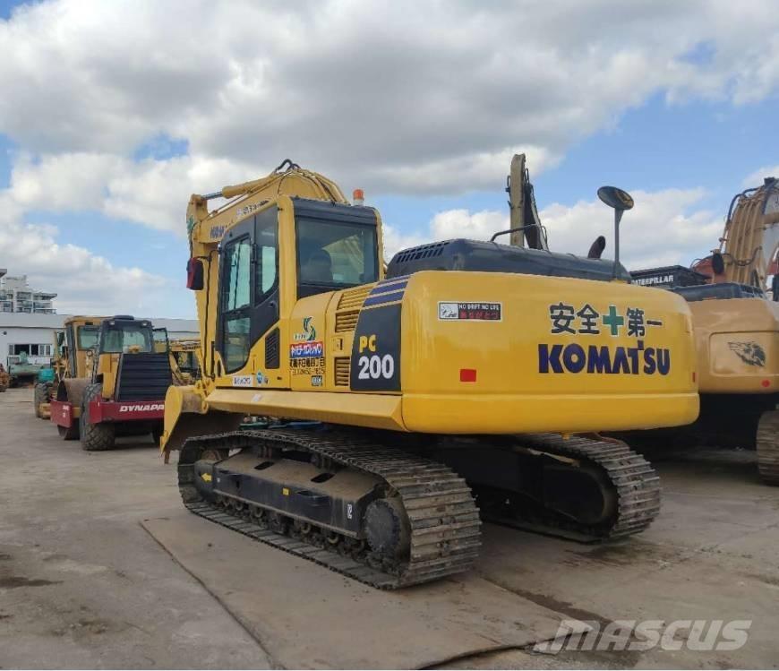 Komatsu PC 220-8 Gravemaskiner på larvebånd