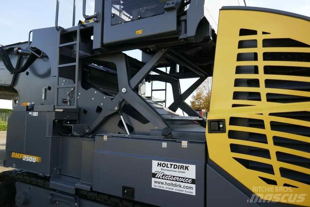 Bomag BMF 2500 M Fødere