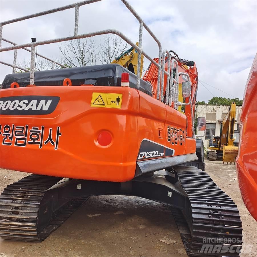 Doosan DX300 Gravemaskiner på larvebånd