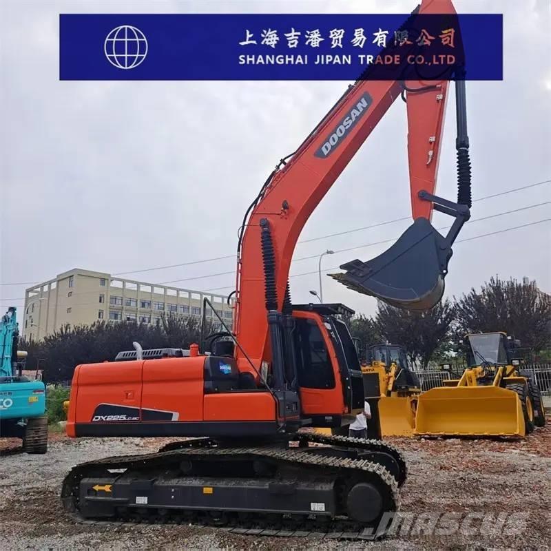 Doosan DX 225 Gravemaskiner på larvebånd