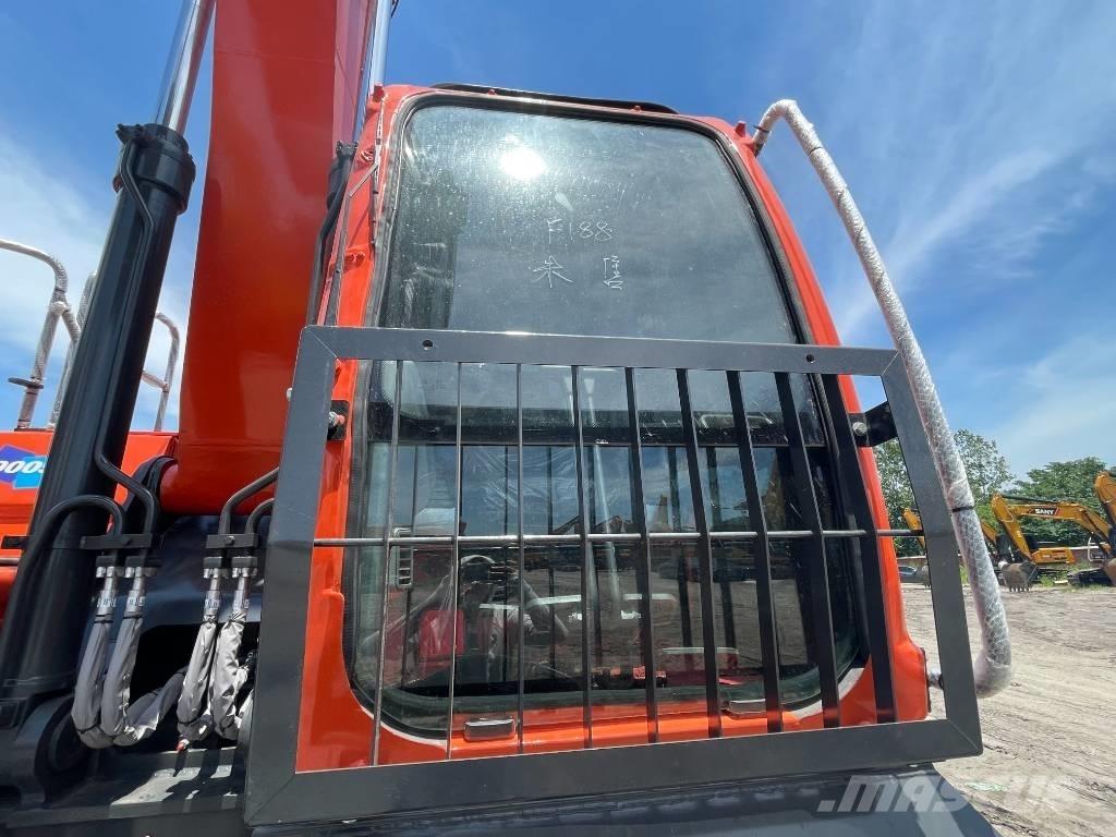 Doosan DX 300 Gravemaskiner på larvebånd