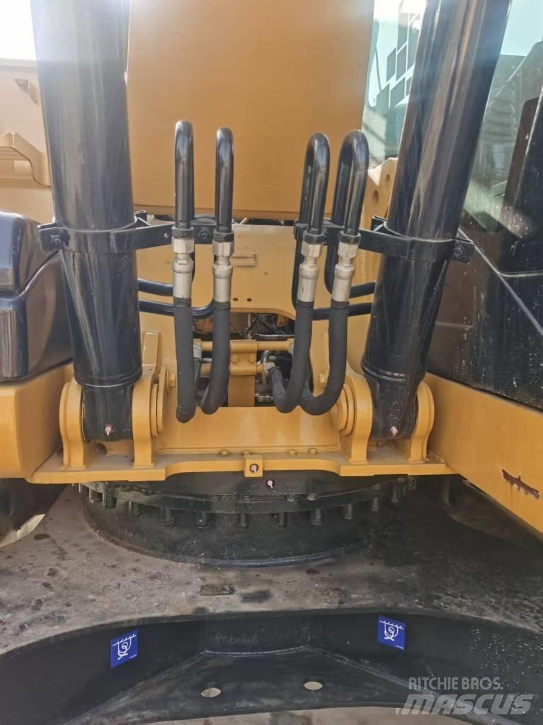 CAT 320d2 Gravemaskiner på larvebånd