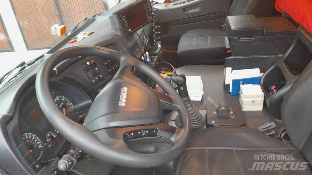 Iveco Trakker 450 Lastbil med kran