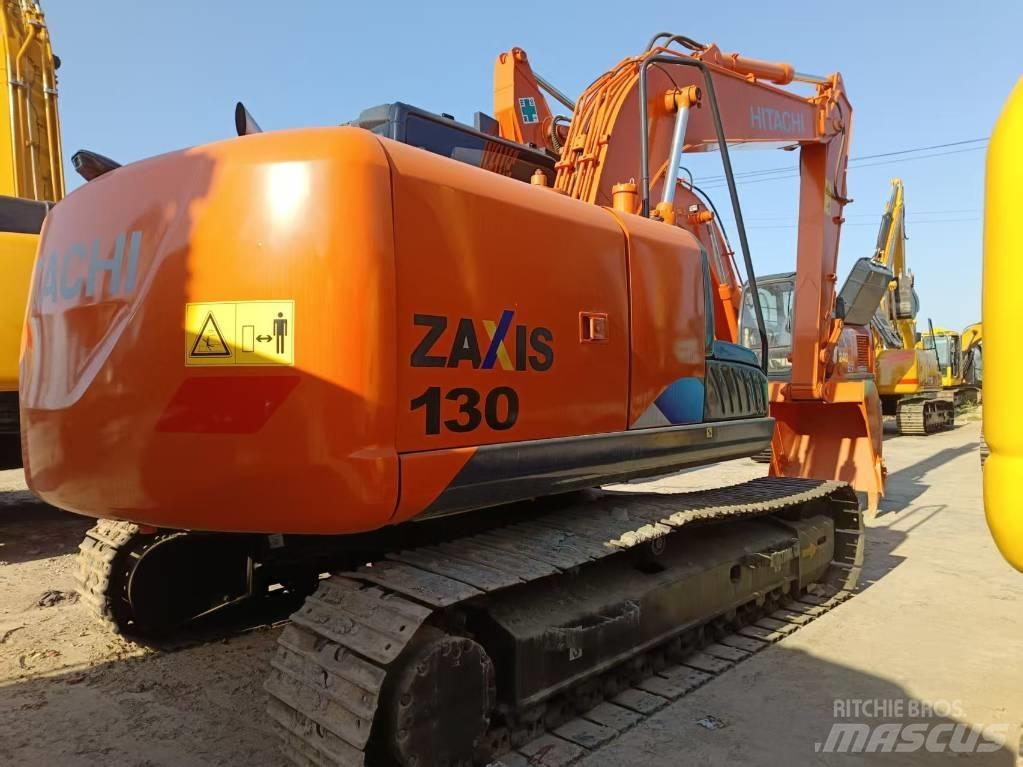 Hitachi ZX130-5A Gravemaskiner på larvebånd