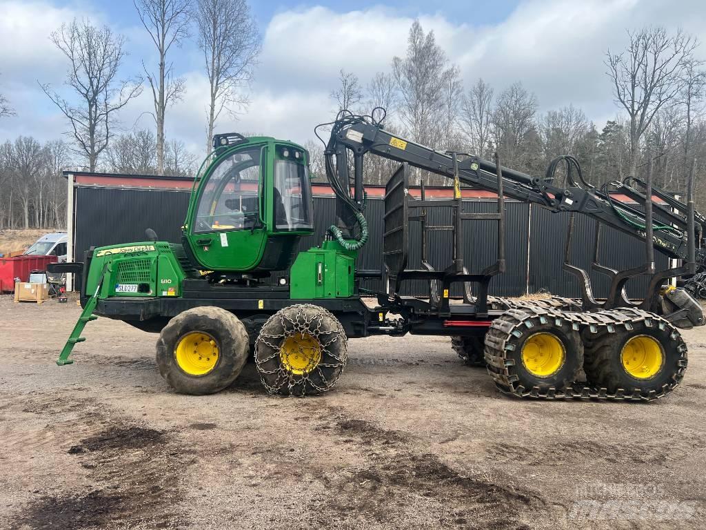 John Deere 810 E Udkørselsmaskiner