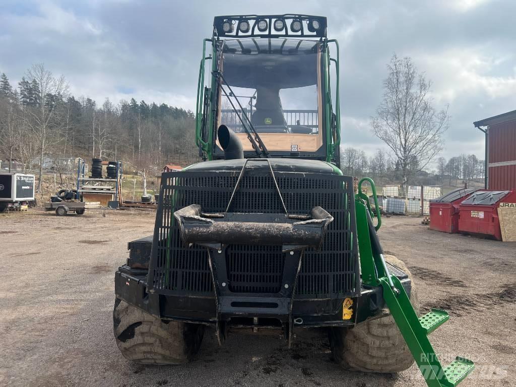 John Deere 810 E Udkørselsmaskiner
