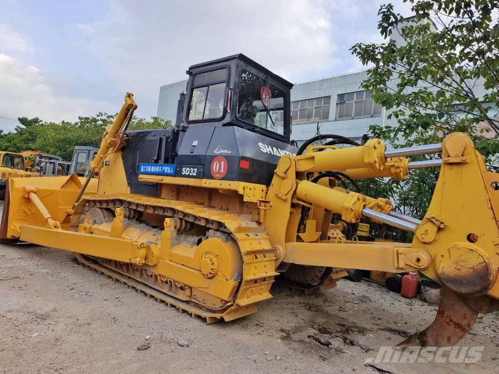Shantui SD 32 Bulldozer på larvebånd