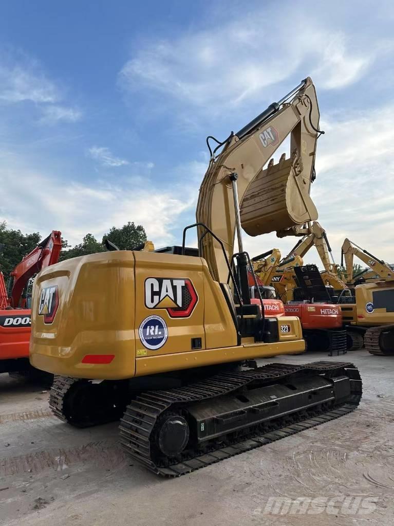 CAT 323 Gravemaskiner på larvebånd