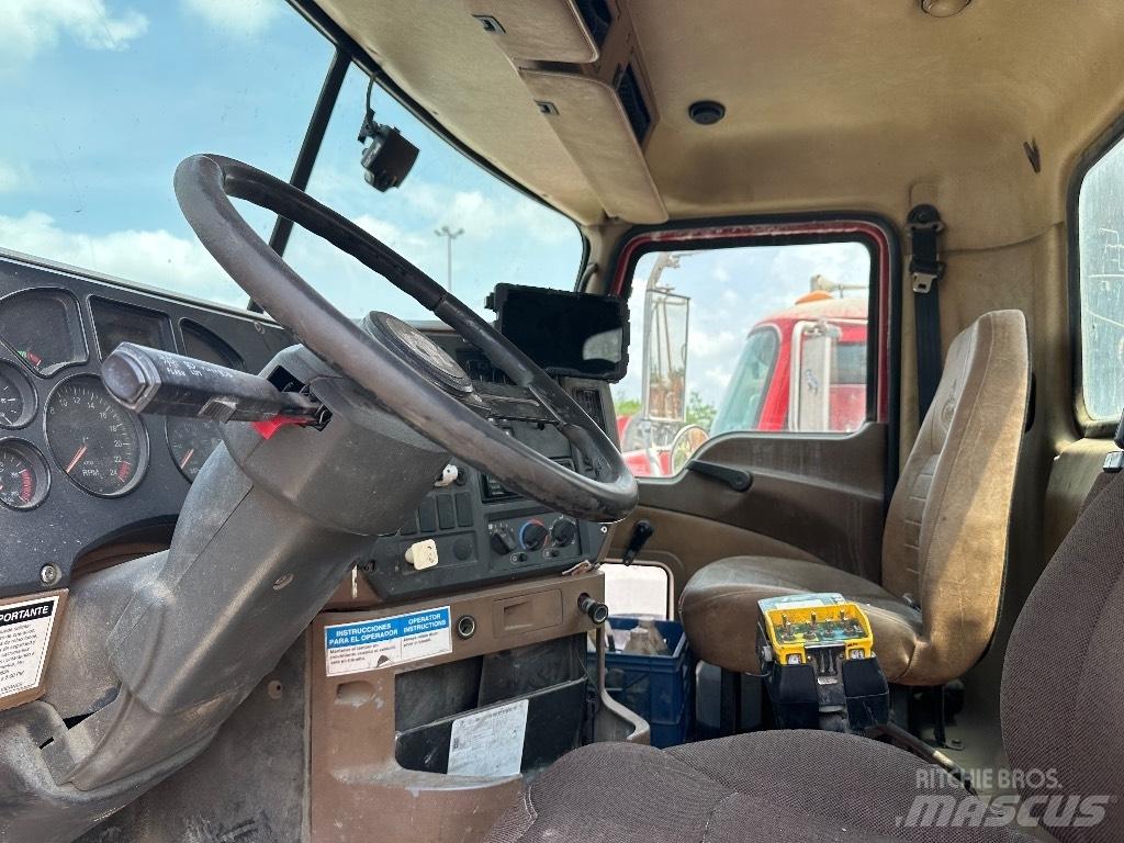 Mack Granite GU 813 Andre lastbiler